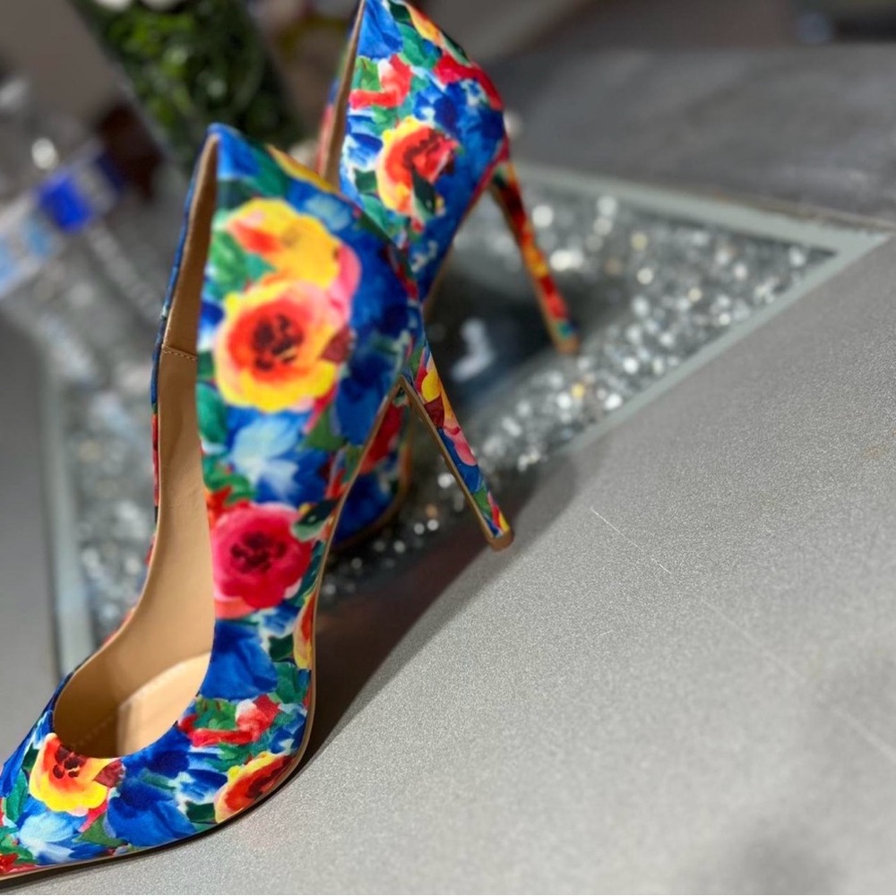 Floral Print Heels by - Picture 7 of 7